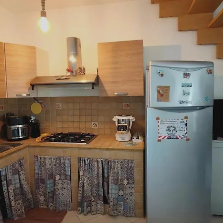 Tatil Evi La Casa Di Molly - Mare, Piscina E Parcheggio Gratuito Lendinuso